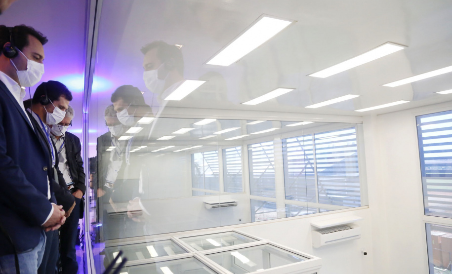 O governador Carlos Massa Ratinho Junior participou nesta quinta-feira (21) em Mandaguari, na Região Norte, da inauguração da nova planta da SuperBAC, empresa especializada em soluções biotecnológicas de alta performance para os segmentos de agricultura, saneamento, óleo e gás e bens de consumo. - Mandaguari, 21/10/2021 - Foto: Gilson Abreu/AEN