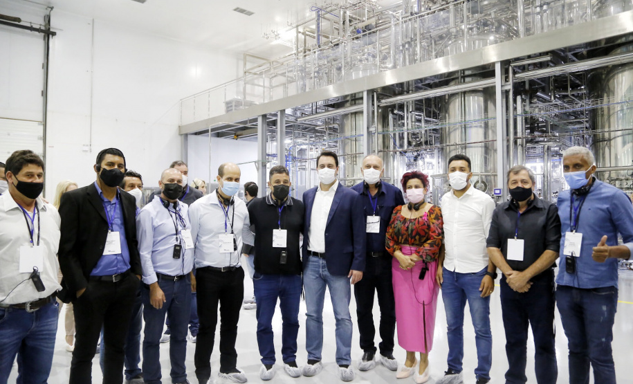O governador Carlos Massa Ratinho Junior participou nesta quinta-feira (21) em Mandaguari, na Região Norte, da inauguração da nova planta da SuperBAC, empresa especializada em soluções biotecnológicas de alta performance para os segmentos de agricultura, saneamento, óleo e gás e bens de consumo. - Mandaguari, 21/10/2021 - Foto: Gilson Abreu/AEN