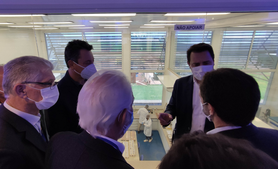 O governador Carlos Massa Ratinho Junior participou nesta quinta-feira (21) em Mandaguari, na Região Norte, da inauguração da nova planta da SuperBAC, empresa especializada em soluções biotecnológicas de alta performance para os segmentos de agricultura, saneamento, óleo e gás e bens de consumo. - Mandaguari, 21/10/2021 - Foto: Jonathan Campos/AEN