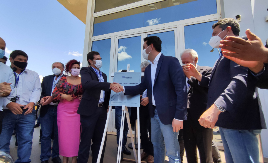 O governador Carlos Massa Ratinho Junior participou nesta quinta-feira (21) em Mandaguari, na Região Norte, da inauguração da nova planta da SuperBAC, empresa especializada em soluções biotecnológicas de alta performance para os segmentos de agricultura, saneamento, óleo e gás e bens de consumo. - Mandaguari, 21/10/2021 - Foto: Jonathan Campos/AEN
