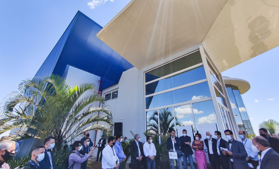 O governador Carlos Massa Ratinho Junior participou nesta quinta-feira (21) em Mandaguari, na Região Norte, da inauguração da nova planta da SuperBAC, empresa especializada em soluções biotecnológicas de alta performance para os segmentos de agricultura, saneamento, óleo e gás e bens de consumo. - Mandaguari, 21/10/2021 - Foto: Jonathan Campos/AEN