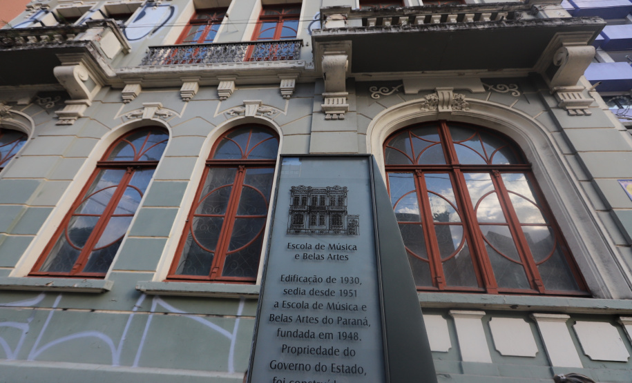 Estado e prefeitura de Curitiba estudam parceria para restaurar prédio histórico da Unespar. Foto: Geraldo Bubniak/AEN