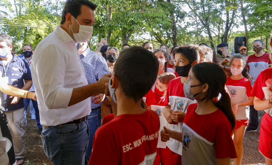 21.10.2021 - Governador Carlos Massa Ratinho Junior promove a soltura de 20 mil dourados no rio Ivai em Ivatuba.
Foto Gilson Abreu/AEN