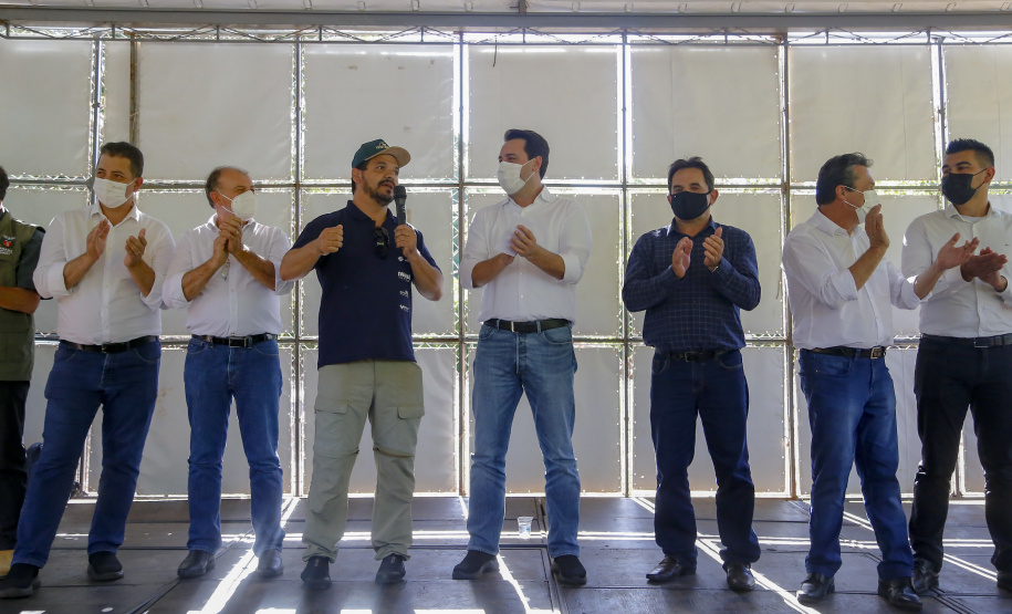 21.10.2021 - Governador Carlos Massa Ratinho Junior promove a soltura de 20 mil dourados no rio Ivai em Ivatuba.
Foto Gilson Abreu/AEN