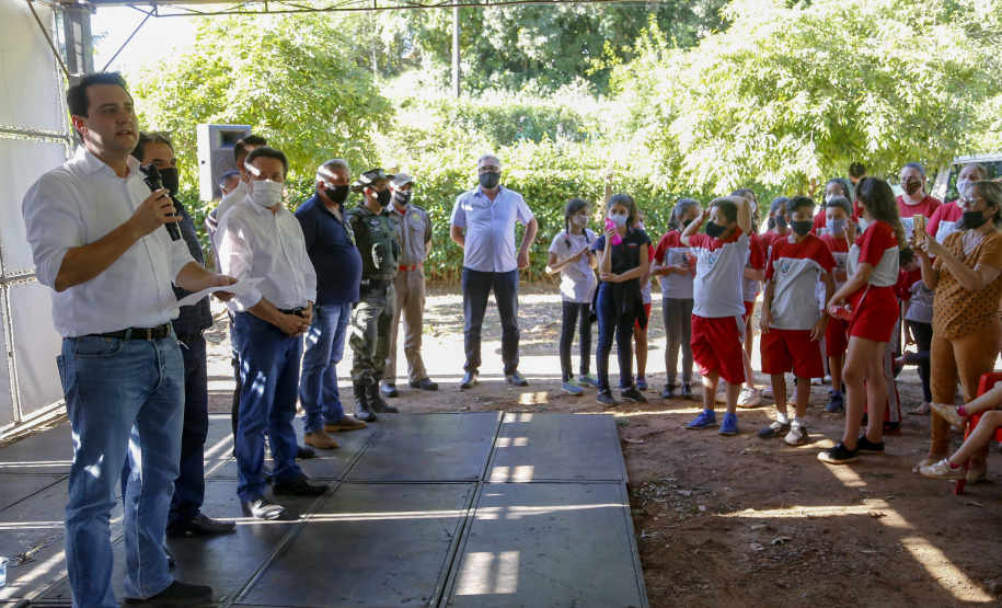 21.10.2021 - Governador Carlos Massa Ratinho Junior promove a soltura de 20 mil dourados no rio Ivai em Ivatuba.
Foto Gilson Abreu/AEN
