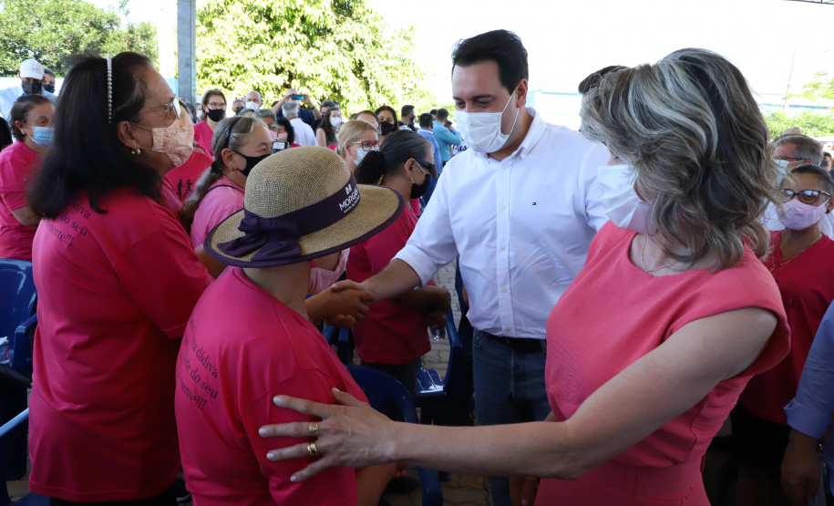 O município de Santa Tereza do Oeste ganhou nesta sexta-feira (22) uma piscina térmica pública para atendimento da população idosa. O local será um centro de reabilitação, com atividades como hidroginástica e fisioterapia e atendimento psicológico. A estrutura foi construída com recursos viabilizados pelo Estado e inaugurada nesta sexta-feira (22) pelo governador Carlos Massa Ratinho Junior.Foto: Ari Dias/AEN
