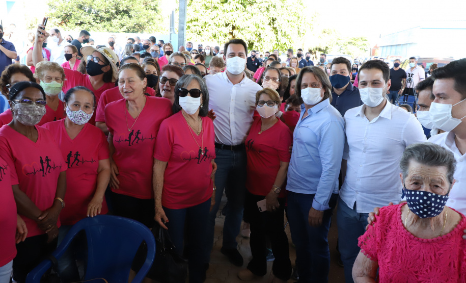 O município de Santa Tereza do Oeste ganhou nesta sexta-feira (22) uma piscina térmica pública para atendimento da população idosa. O local será um centro de reabilitação, com atividades como hidroginástica e fisioterapia e atendimento psicológico. A estrutura foi construída com recursos viabilizados pelo Estado e inaugurada nesta sexta-feira (22) pelo governador Carlos Massa Ratinho Junior.Foto: Ari Dias/AEN