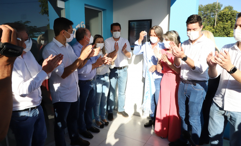 O município de Santa Tereza do Oeste ganhou nesta sexta-feira (22) uma piscina térmica pública para atendimento da população idosa. O local será um centro de reabilitação, com atividades como hidroginástica e fisioterapia e atendimento psicológico. A estrutura foi construída com recursos viabilizados pelo Estado e inaugurada nesta sexta-feira (22) pelo governador Carlos Massa Ratinho Junior.Foto: Ari Dias/AEN