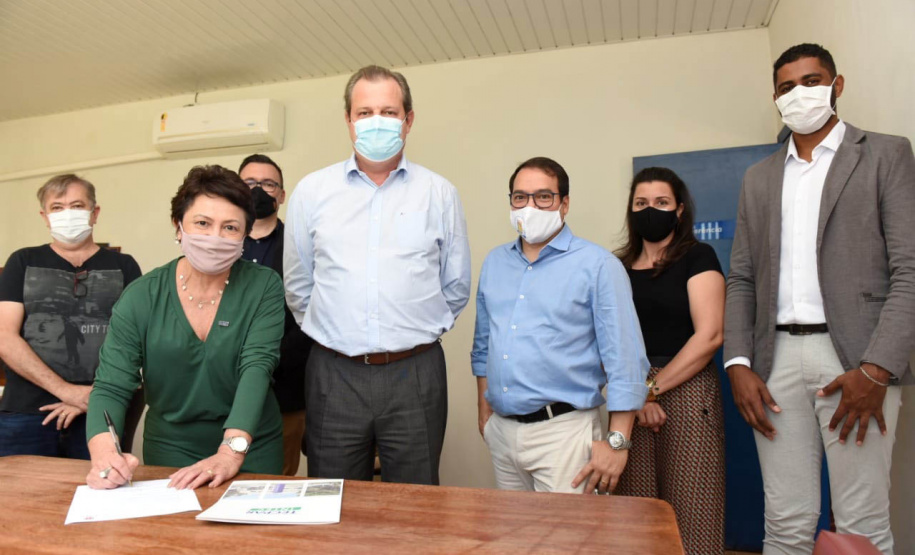 O superintendente de Ciência, Tecnologia e Ensino Superior, Aldo Nelson Bona, assinou na quinta-feira (21) a liberação de recursos da ordem de R$ 259 mil para a implantação do Parque de Cultura, Extensão e Inovação da Universidade Estadual do Norte do Paraná (UENP). - Curitiba, 22/10/2021 - Foto: SETI