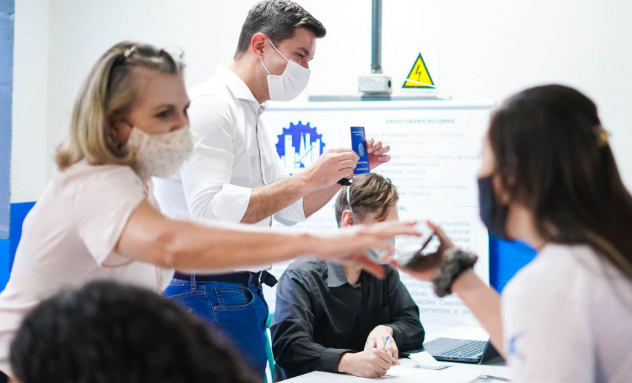 Com Cartão Futuro, governo prevê a contratação de 20 mil aprendizes e a redução da evasão escolar  - Curitiba, 22/10/2021 - Foto: Guilherme Flores/Casa Civil