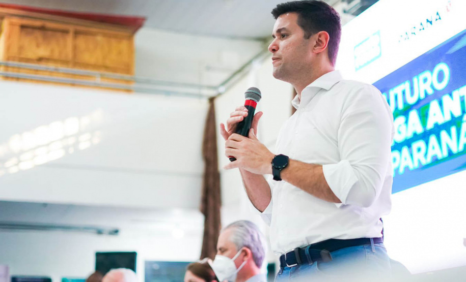 Com Cartão Futuro, governo prevê a contratação de 20 mil aprendizes e a redução da evasão escolar . Na foto, chefe da Casa Civil, Guto Silva - Curitiba, 22/10/2021 - Foto: Guilherme Flores/Casa Civil
