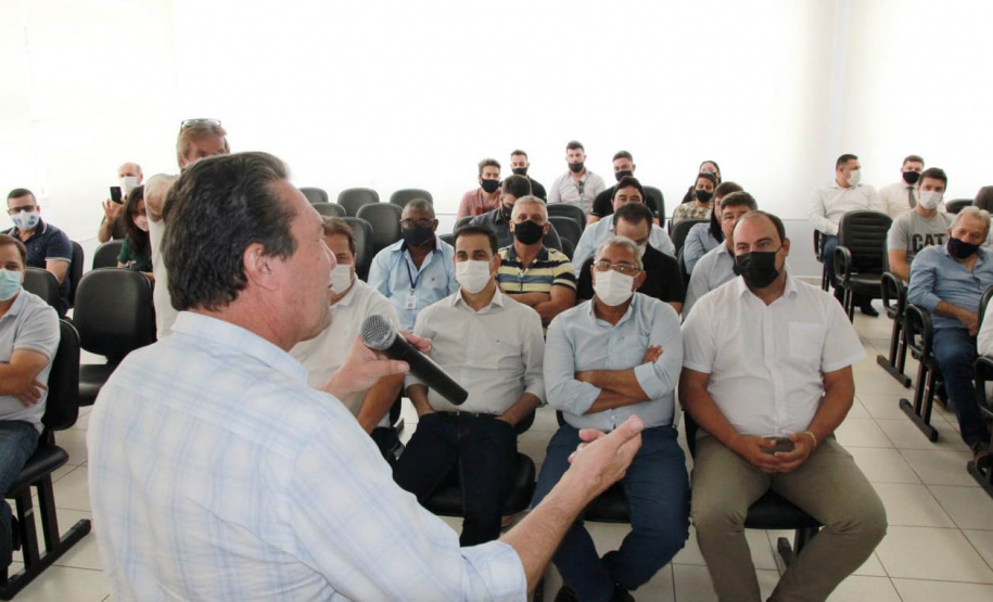 Para que as prefeituras do Paraná conheçam os projetos e programas desenvolvidos na área ambiental, o secretário do Desenvolvimento Sustentável e do Turismo (Sedest), Márcio Nunes, promove palestras aos representantes dos municípios. - Curitiba, 22/10/2021 - Foto: Alessandro Vieira/SEDEST