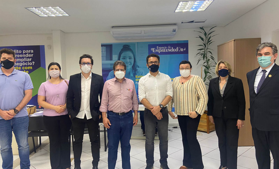 MARINGÁ - Em mais uma rodada de visitas da diretoria da Fomento Paraná em busca de novas parcerias, odiretor-presidente da instituição financeira estadual, Heraldo Neves, o diretor de Mercado,Vinícius Rocha, e a assessora Emilia Belinati percorreram municípios da região de Umuarama,no noroeste do estado, nesta quinta e sexta (21 e 22). - Curitiba, 22/10/2021 - Foto: Fomento Paraná