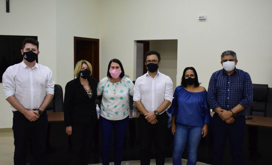 PIQUIRI - Em mais uma rodada de visitas da diretoria da Fomento Paraná em busca de novas parcerias, odiretor-presidente da instituição financeira estadual, Heraldo Neves, o diretor de Mercado,Vinícius Rocha, e a assessora Emilia Belinati percorreram municípios da região de Umuarama,no noroeste do estado, nesta quinta e sexta (21 e 22). - Curitiba, 22/10/2021 - Foto: Fomento Paraná