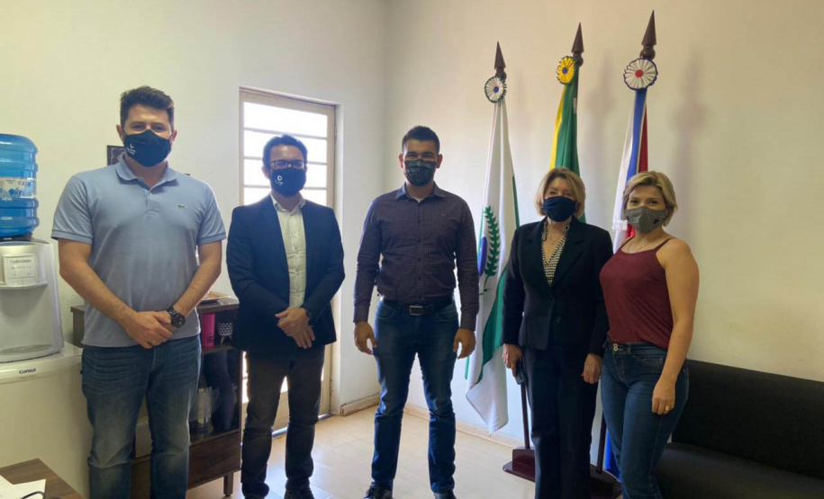 DOUTOR CAMARGO - Em mais uma rodada de visitas da diretoria da Fomento Paraná em busca de novas parcerias, odiretor-presidente da instituição financeira estadual, Heraldo Neves, o diretor de Mercado,Vinícius Rocha, e a assessora Emilia Belinati percorreram municípios da região de Umuarama,no noroeste do estado, nesta quinta e sexta (21 e 22). - Curitiba, 22/10/2021 - Foto: Fomento Paraná