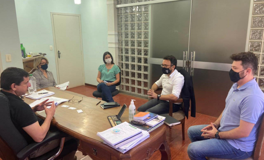 TERRA BOA - Em mais uma rodada de visitas da diretoria da Fomento Paraná em busca de novas parcerias, odiretor-presidente da instituição financeira estadual, Heraldo Neves, o diretor de Mercado,Vinícius Rocha, e a assessora Emilia Belinati percorreram municípios da região de Umuarama,no noroeste do estado, nesta quinta e sexta (21 e 22). - Curitiba, 22/10/2021 - Foto: Fomento Paraná