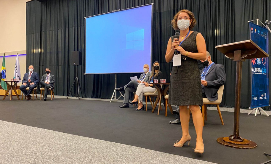 A Celepar assinou um termo de cooperação técnica com o Tribunal de Justiça do Estado do Paraná (TJPR) com o objetivo de promover uma troca de experiências entre as instituições, além de buscar soluções inovadoras na prestação de serviços judiciários. A assinatura ocorreu durante o evento Valorização - Jornada de Ideação da Magistratura com Foco no Trabalho de Direção do Fórum, em Foz do Iguaçu. -  Foz do Iguaçu, 22/10/2021 - Foto: Celepar