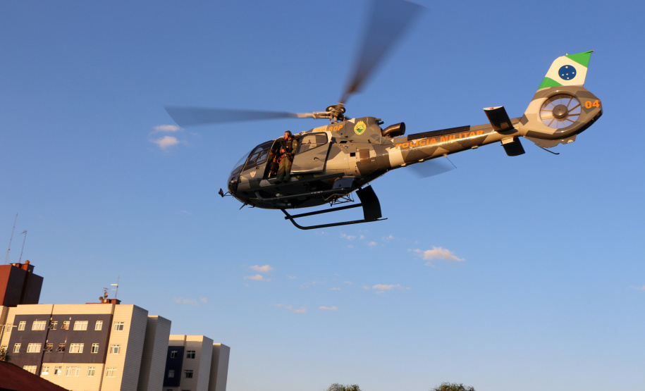 Com o reforço do efetivo administrativo, a Polícia Militar desencadeou a Operação Fecha Quartel III na Capital e em todo o Estado do Paraná nesta sexta-feira (22/10). Apenas em Curitiba e na Região Metropolitana, mais de 270 policiais estão nas ruas, além do efetivo já aplicado no policiamento ordinário, reforçando o patrulhamento nas áreas comerciais, residenciais e com maior índice de ocorrências. - Curitiba, 22/10/2021 - Foto: Soldado Ismael Ponchio