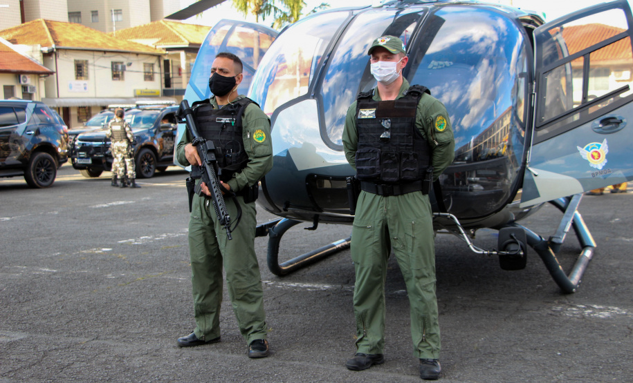 Com o reforço do efetivo administrativo, a Polícia Militar desencadeou a Operação Fecha Quartel III na Capital e em todo o Estado do Paraná nesta sexta-feira (22/10). Apenas em Curitiba e na Região Metropolitana, mais de 270 policiais estão nas ruas, além do efetivo já aplicado no policiamento ordinário, reforçando o patrulhamento nas áreas comerciais, residenciais e com maior índice de ocorrências. - Curitiba, 22/10/2021 - Foto: Soldado Ismael Ponchio