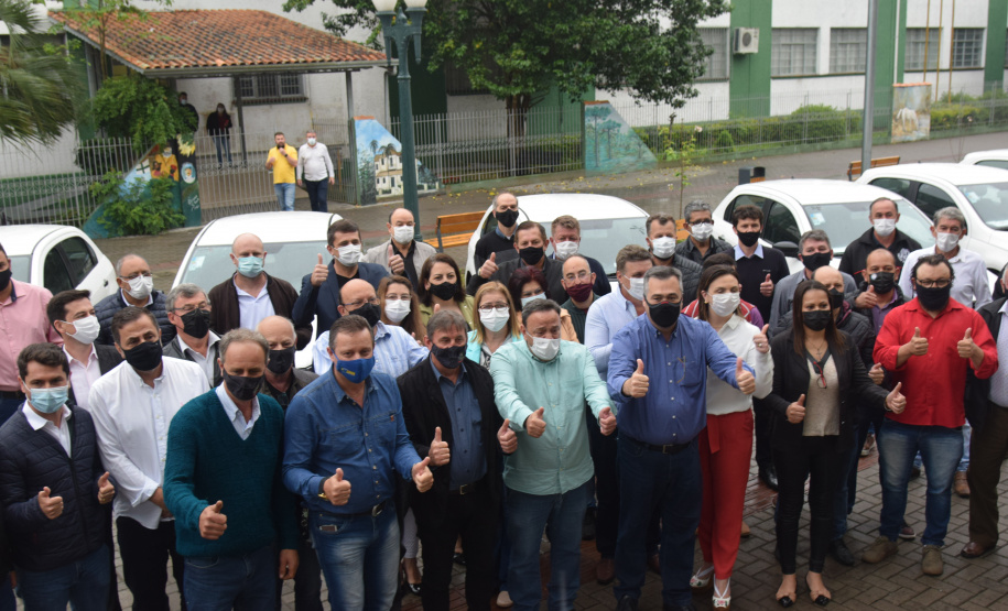 O Governo do Estado entregou 22 carros para os nove municípios da abrangência da 6ª Regional de Saúde de União da Vitória neste sábado (23). Esta é a quinta entrega dos 1.211 veículos adquiridos para reforço da Estratégia da Saúde da Família (ESF), em um investimento de mais de R$ 41,7 milhões exclusivos do Tesouro do Estado.
Foto: Américo Antonio/SESA