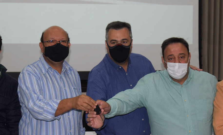 O Governo do Estado entregou 22 carros para os nove municípios da abrangência da 6ª Regional de Saúde de União da Vitória neste sábado (23). Esta é a quinta entrega dos 1.211 veículos adquiridos para reforço da Estratégia da Saúde da Família (ESF), em um investimento de mais de R$ 41,7 milhões exclusivos do Tesouro do Estado.
Foto: Américo Antonio/SESA