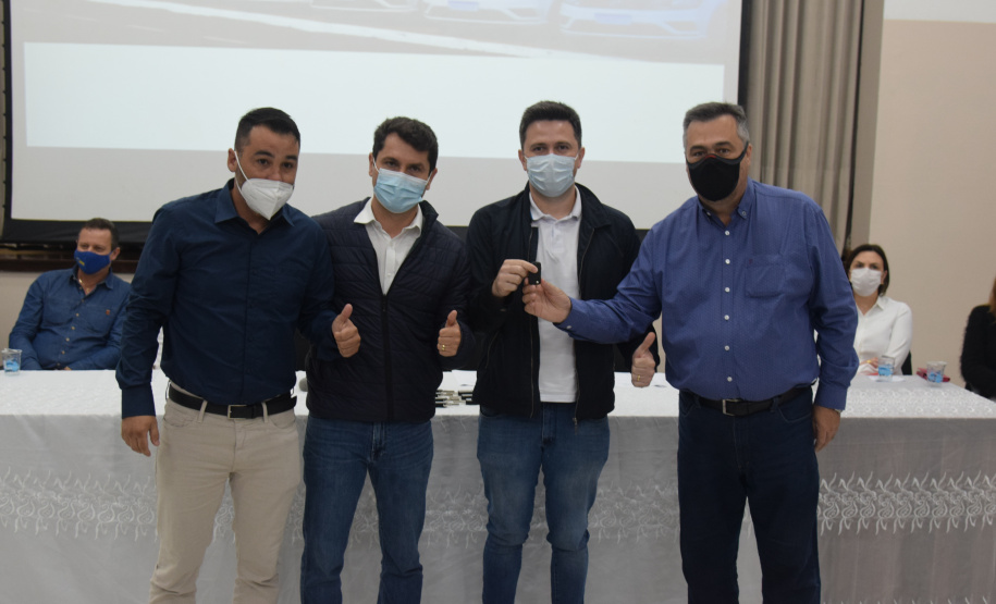 O Governo do Estado entregou 22 carros para os nove municípios da abrangência da 6ª Regional de Saúde de União da Vitória neste sábado (23). Esta é a quinta entrega dos 1.211 veículos adquiridos para reforço da Estratégia da Saúde da Família (ESF), em um investimento de mais de R$ 41,7 milhões exclusivos do Tesouro do Estado.
Foto: Américo Antonio/SESA