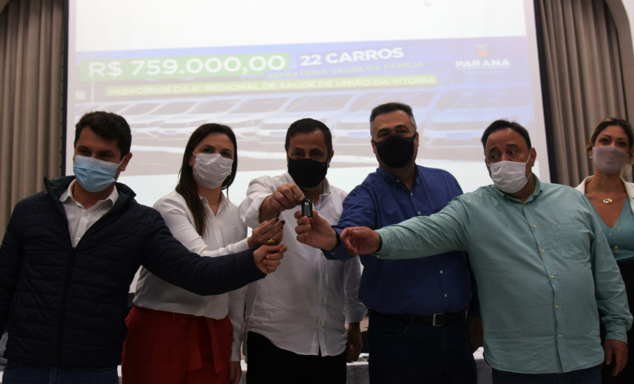 O Governo do Estado entregou 22 carros para os nove municípios da abrangência da 6ª Regional de Saúde de União da Vitória neste sábado (23). Esta é a quinta entrega dos 1.211 veículos adquiridos para reforço da Estratégia da Saúde da Família (ESF), em um investimento de mais de R$ 41,7 milhões exclusivos do Tesouro do Estado.
Foto: Américo Antonio/SESA