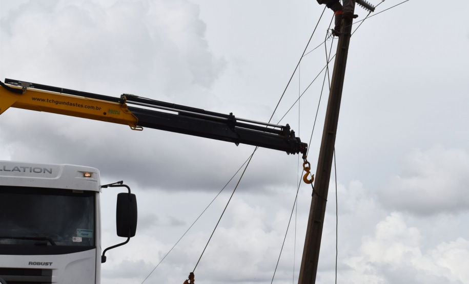Copel avança na recomposição dos estragos causados pelo temporal. FOTO: Copel