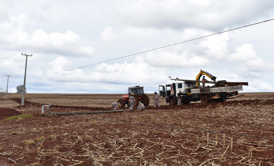 Copel avança na recomposição dos estragos causados pelo temporal. FOTO: Copel