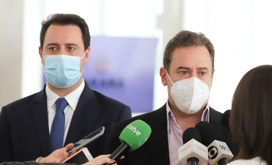 ESG Boticario O governador Carlos Massa Ratinho Junior e o vice-presidente do Conselho do Grupo Boticário, Artur Grynbaum, apresentam nesta segunda-feira (25) o primeiro comitê ESG público-privado do Brasil. - 25/10/2021 - Foto: Geraldo Bubniak/AEN