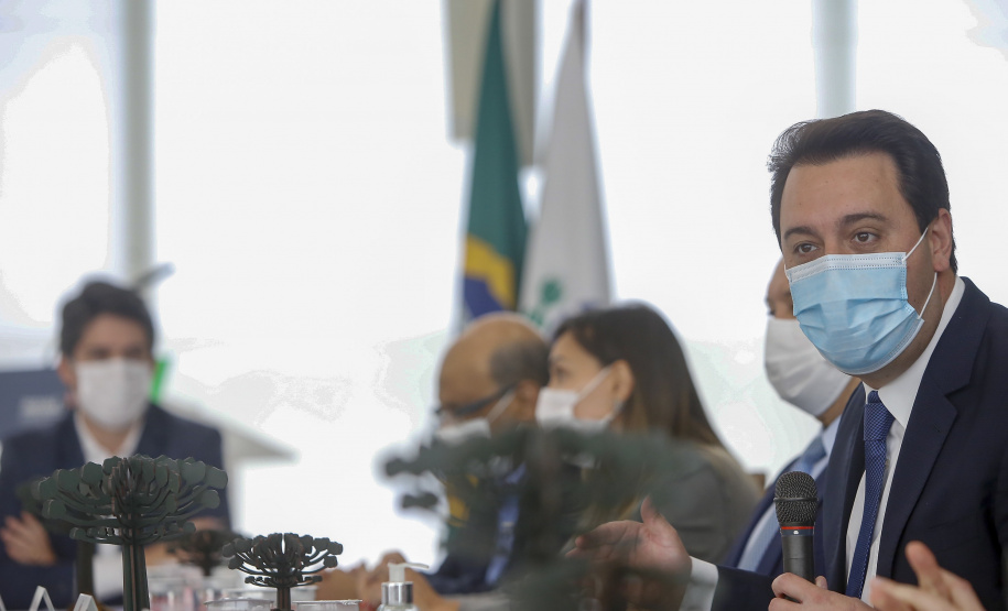 O governador Carlos Massa Ratinho Junior e o vice-presidente do Conselho do Grupo Boticário, Artur Grynbaum, apresentam o primeiro comitê ESG público-privado do Brasil. - Curitiba, 25/10/2021 - Foto Gilson Abreu/AEN