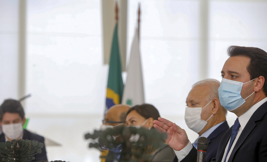 O governador Carlos Massa Ratinho Junior e o vice-presidente do Conselho do Grupo Boticário, Artur Grynbaum, apresentam o primeiro comitê ESG público-privado do Brasil. - Curitiba, 25/10/2021 - Foto Gilson Abreu/AEN