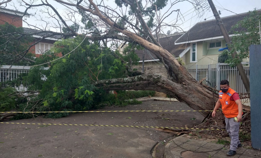 MARINGÁ - Temporais fim de semana - Curitiba, 25/10/2021 - Foto: Defesa Civil do Paraná