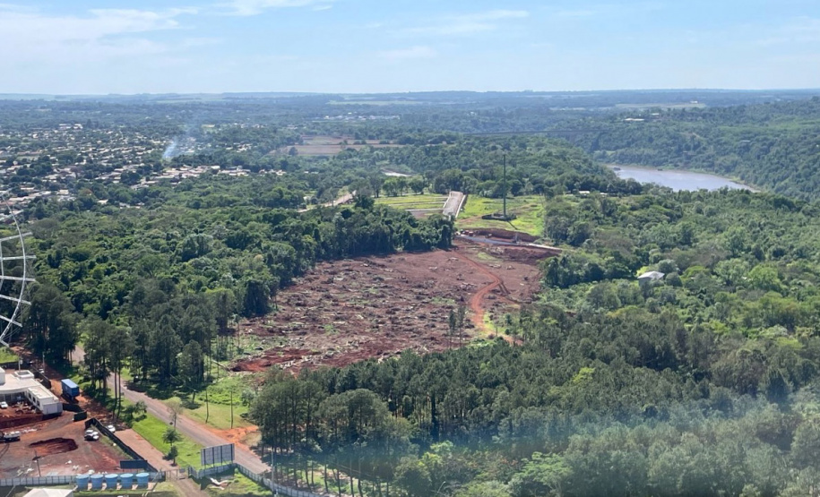 Andamento da obra da Ponte da Integração Brasil - Paraguai no mês de outubro -  Curitiba, 25/10/2021 - Foto: DER