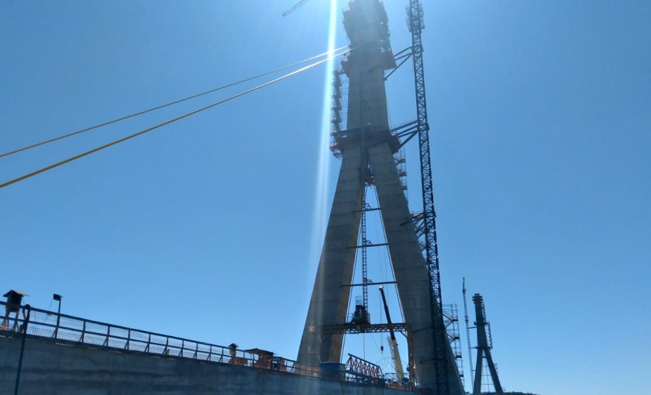 Andamento da obra da Ponte da Integração Brasil - Paraguai no mês de outubro -  Curitiba, 25/10/2021 - Foto: DER
