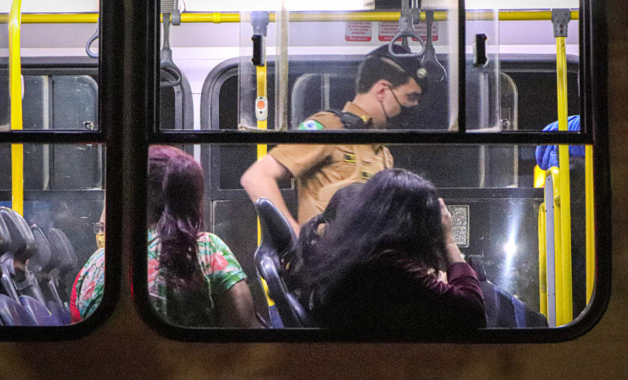 O 1º Comando Regional da Polícia Militar (1º CRPM), unidade responsável pela coordenação do Policiamento em Curitiba e na Região Metropolitana, iniciou a Operação Ônibus Seguro. - Curitiba, 25/10/2021 - Foto: PMPR