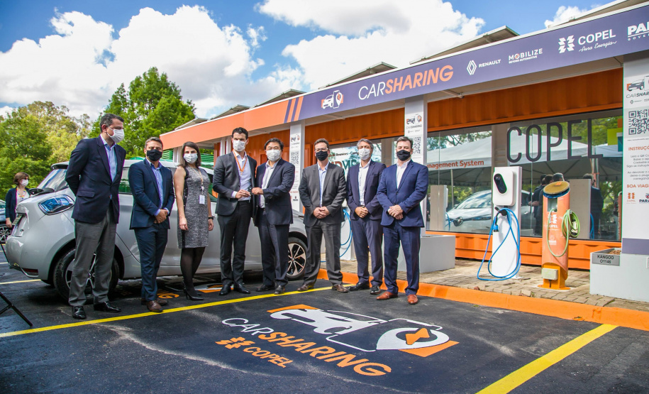 A Companhia Paranaense de Energia lançou na tarde desta segunda-feira (25/10) o programa Carsharing Copel, de compartilhamento de carros elétricos e locação de curta duração, em parceria com a Renault do Brasil.  -  Curitiba, 25/10/2021 -  Foto: Copel