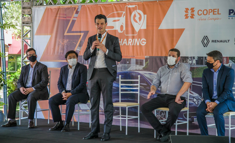 A Companhia Paranaense de Energia lançou na tarde desta segunda-feira (25/10) o programa Carsharing Copel, de compartilhamento de carros elétricos e locação de curta duração, em parceria com a Renault do Brasil.  -  Curitiba, 25/10/2021 -  Foto: Copel