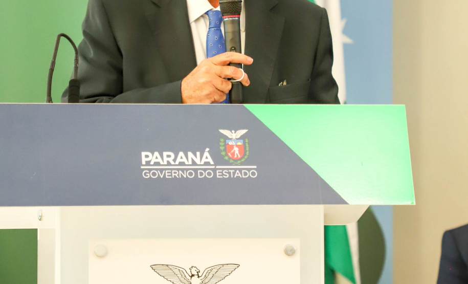 O advogado André Ribeiro Giamberardino tomou posse nesta segunda-feira (25) como novo Defensor Público-Geral do Paraná. Com mandato de dois anos, ele substitui a Eduardo Abraão, que ocupou o posto a partir de 2013. A cerimônia de transferência de cargo ocorreu no Palácio Iguaçu e contou com a presença do governador Carlos Massa Ratinho Junior. Foto: Ari Dias/ AEN