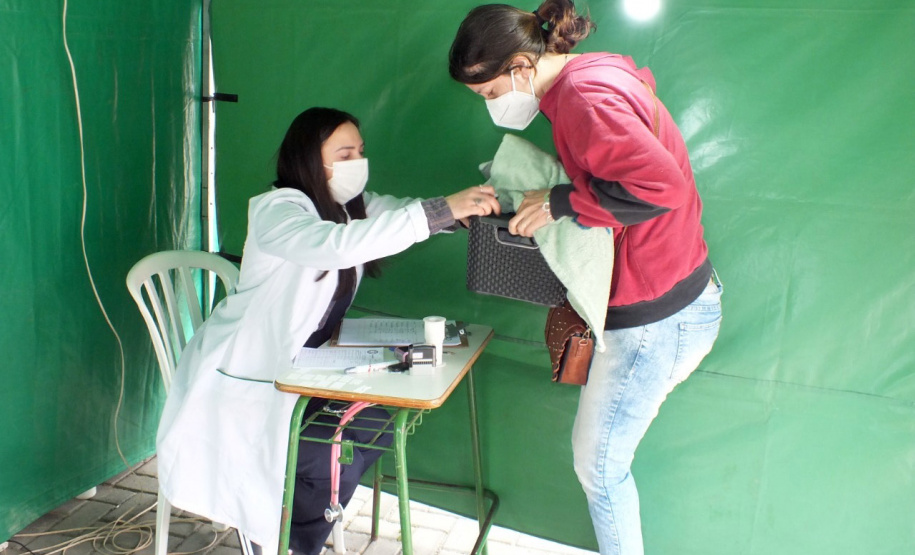 NOVA AMÉRICA DA COLINA -  O Castramóvel passou por sete municípios neste mês. Ao todo, foram esterilizados 855 cães e gatos, uma média de 147 por município. Nesta quarta e quinta-feira (27 e 28), o programa chega a Bandeirantes, onde são esperados 116 animais.  -  Curitiba, 26/10/2021 - Foto: SEDEST