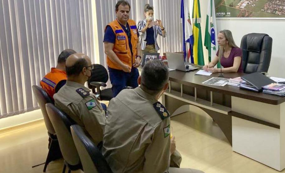 O secretário Nacional de Proteção e Defesa Civil, Alexandre Lucas Alves, chegou ao Paraná na manhã desta terça-feira (26) para visitar os municípios mais afetados pelas tempestades do último final de semana no Estado. Foto: Defesa Civil