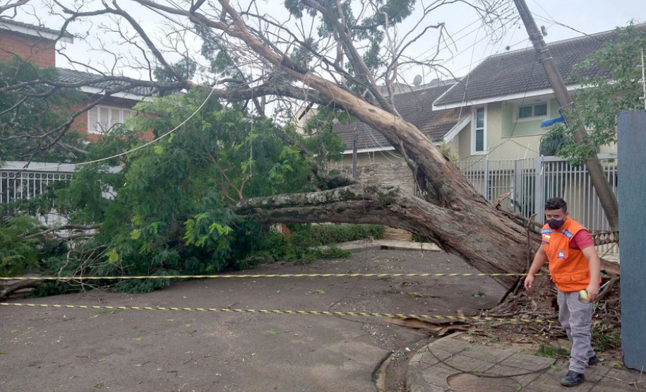 MARINGÁ - Temporais fim de semana - Curitiba, 25/10/2021 - Foto: Defesa Civil do Paraná