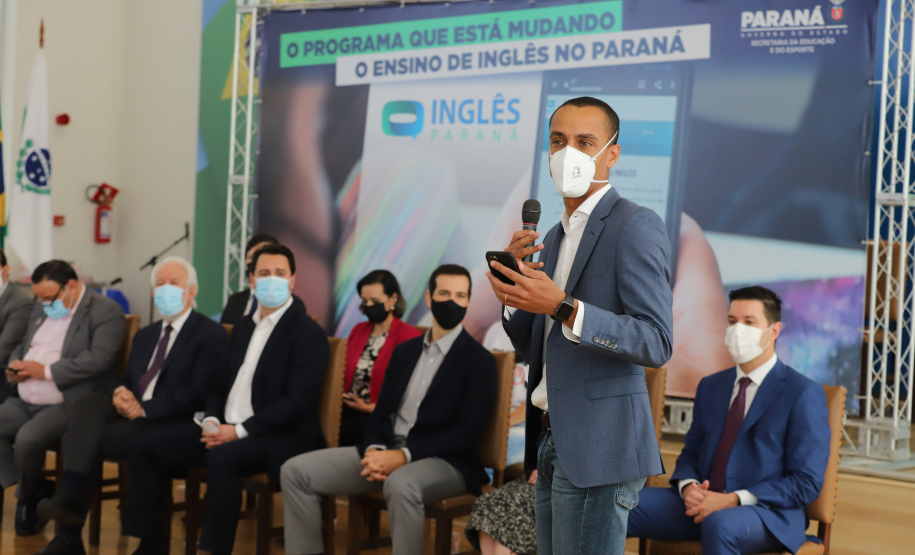 Esc Ingles O governador Carlos Massa Ratinho Junior lança nesta terça-feira (26) o programa Inglês Paraná, acompanhado do secretário da Educação e do Esporte, Renato Feder. Na foto, Eduardo Santos, CEO da Hult EF Corporate Education - 26/10/2021 - Foto: Geraldo Bubniak/AEN