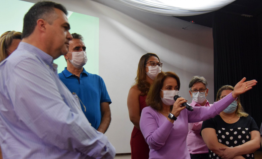 As ações para o pós-pandemia da Covid-19 devem ser prioridade no processo de reorganização do Planejamento Regional Integrado (PRI) da área da saúde no Paraná. A afirmação foi feita pelo secretário estadual da Saúde, Beto Preto, durante evento para discutir o PRI com Regionais e municípios da Macrorregião Oeste, realizado em Foz do Iguaçu, nesta terça-feira (26). - Foz do Iguaçu, 26/10/2021 - Foto: Américo Antonio/SESA