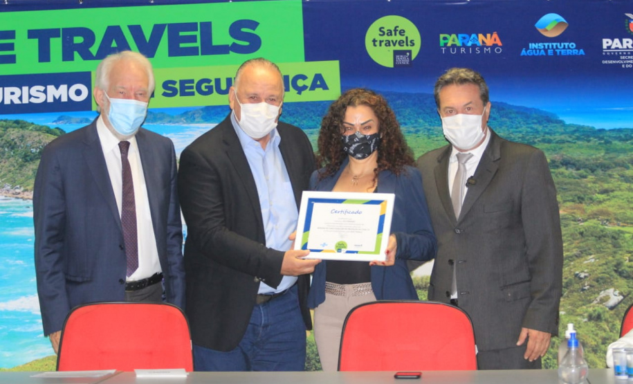 A conquista do Selo Safe Travels, do Conselho Mundial de Viagens e Turismo (WTCC), garante ao Paraná o título de embaixador do turismo seguro em relação às medidas sanitárias contra a Covid-19. Com o título, a Paraná Turismo emite certificados a municípios e empreendimentos que cumprem essas normas de segurança. Foto: Alessandro Vieira/SEDEST