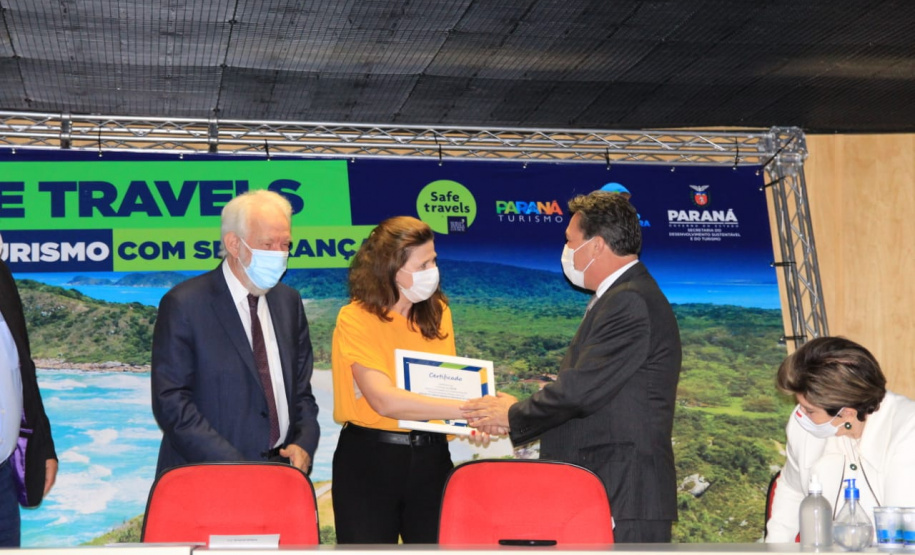 A conquista do Selo Safe Travels, do Conselho Mundial de Viagens e Turismo (WTCC), garante ao Paraná o título de embaixador do turismo seguro em relação às medidas sanitárias contra a Covid-19. Com o título, a Paraná Turismo emite certificados a municípios e empreendimentos que cumprem essas normas de segurança. Foto: Alessandro Vieira/SEDEST