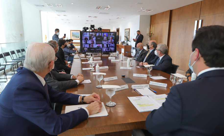 O governador Carlos Massa Ratinho Junior participa nesta terça-feira (26)  da cerimônia de posse da nova diretoria do Movimento Pró-Paraná,  liderado pelo presidente  eleito Marcos Domakoski.   - 26/10/2021 - Foto: Geraldo Bubniak/AEN