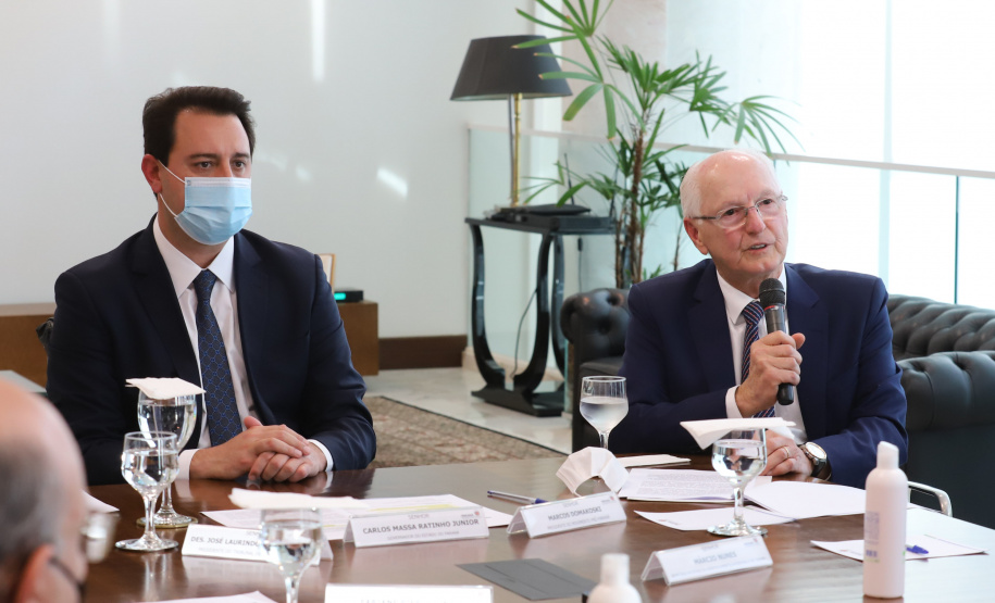 O governador Carlos Massa Ratinho Junior participa nesta terça-feira (26)  da cerimônia de posse da nova diretoria do Movimento Pró-Paraná,  liderado pelo presidente  eleito Marcos Domakoski.   - 26/10/2021 - Foto: Geraldo Bubniak/AEN