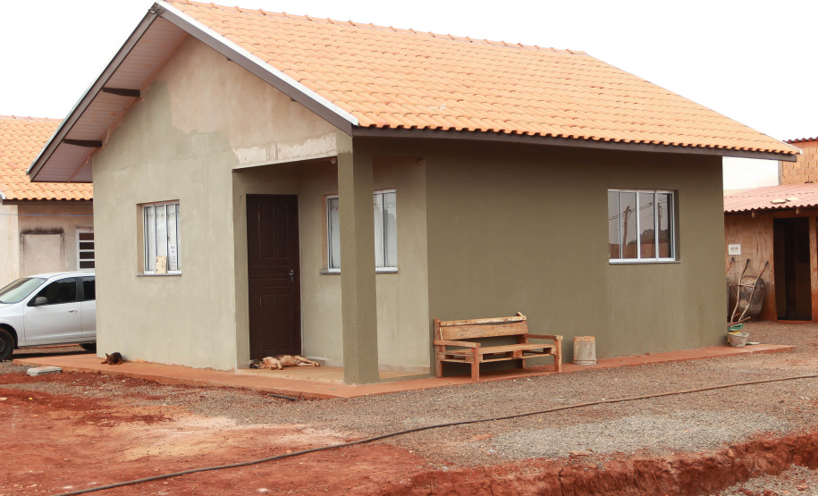 Com o avanço da obra de construção do Residencial Amador Gonçalves, em Jardim Alegre, os interessados em adquirir uma das 41 novas moradias do empreendimento têm até 15 de novembro para se inscreverem no site da Cohapar. A partir desta data, os técnicos da companhia darão início ao processo de enquadramento, classificação e convocação dos pretendentes no município, na região do Vale do Ivaí. (Foto: Alessandro Vieira/AEN)