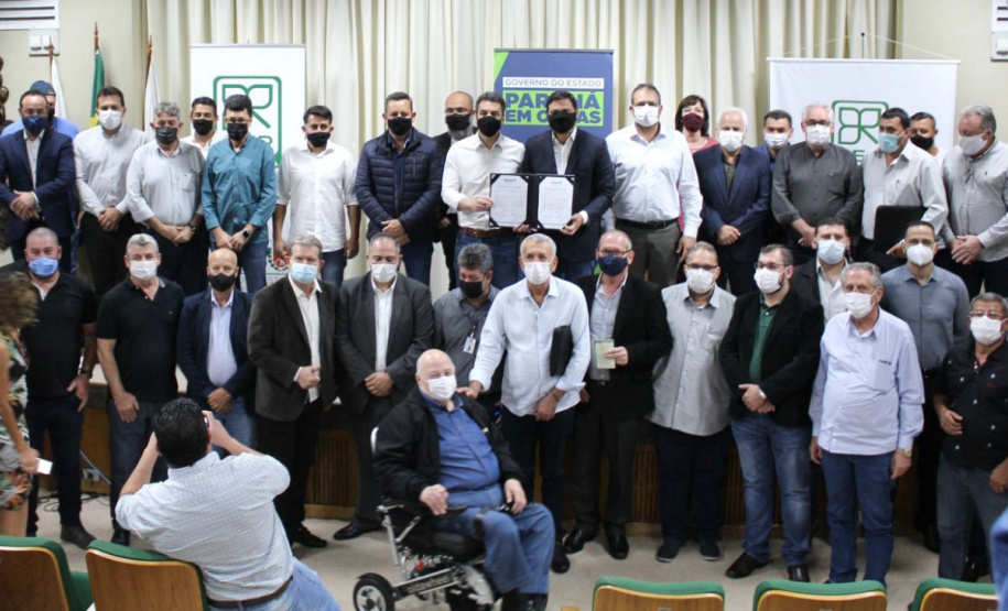 Evento reúne 56 prefeituras para formalizar doção de veículos e equipamentos  -  Curitiba, 27/10/2021 - Foto: DER